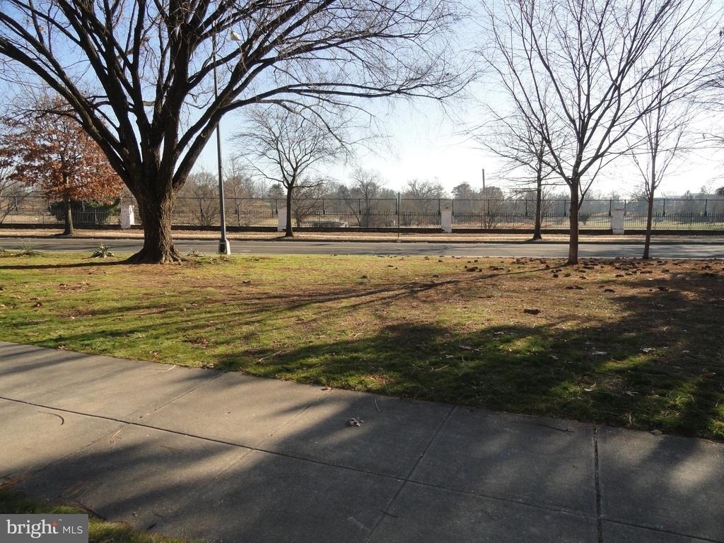 439 Quincy Street Nw - Photo 2