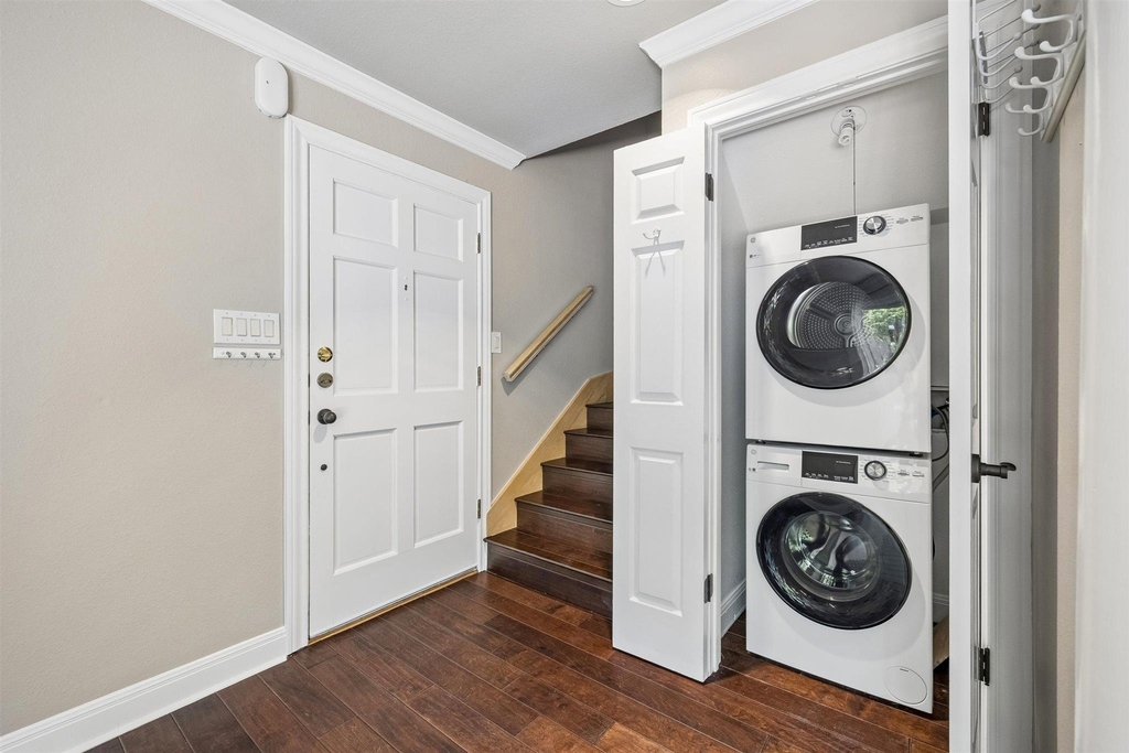 2500 Steck Ave - Photo 24