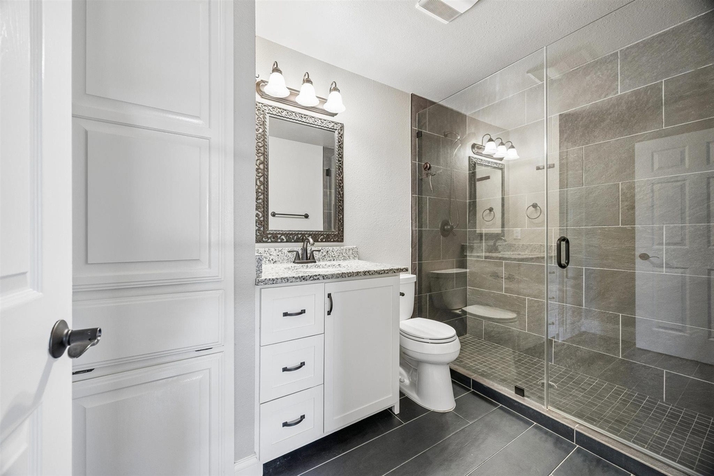 2500 Steck Ave - Photo 21