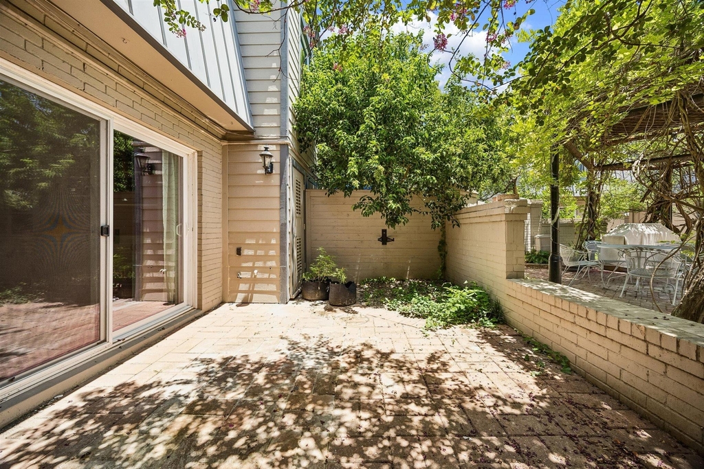2500 Steck Ave - Photo 25