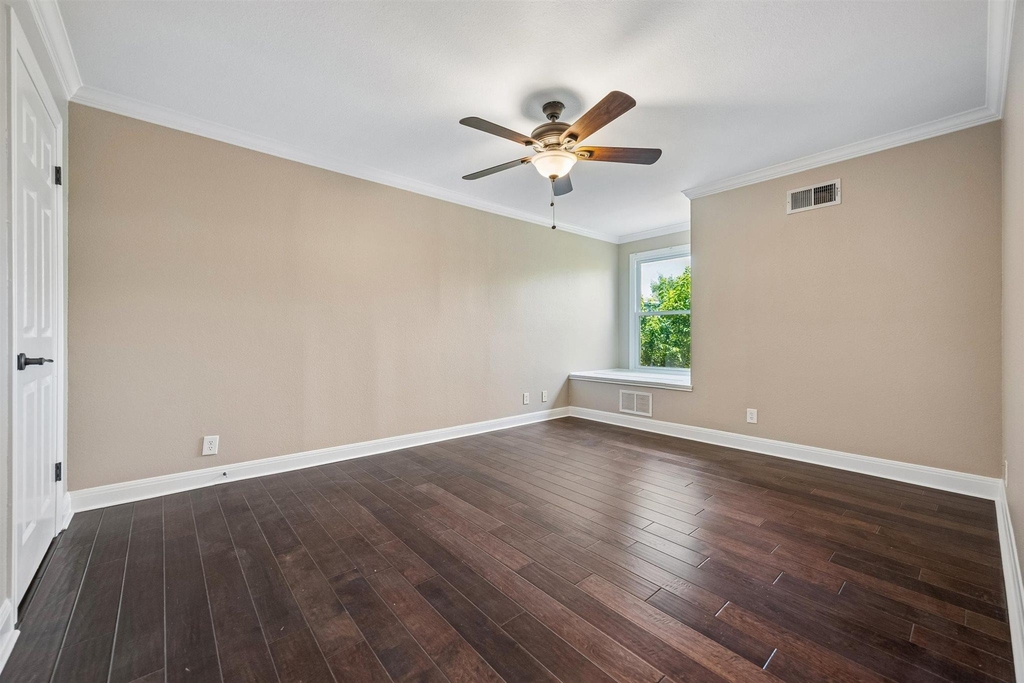 2500 Steck Ave - Photo 16