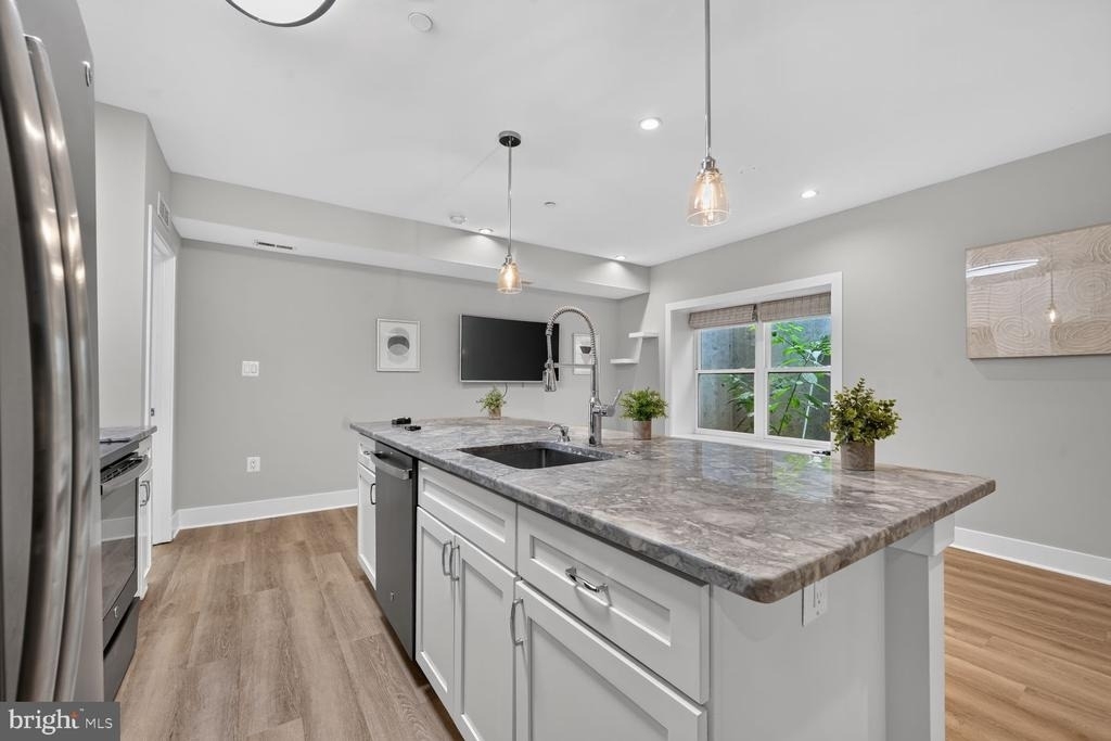 1350 Nicholson Street Nw - Photo 3