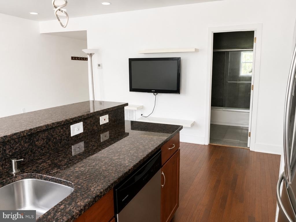 1352 Longfellow Street Nw - Photo 8