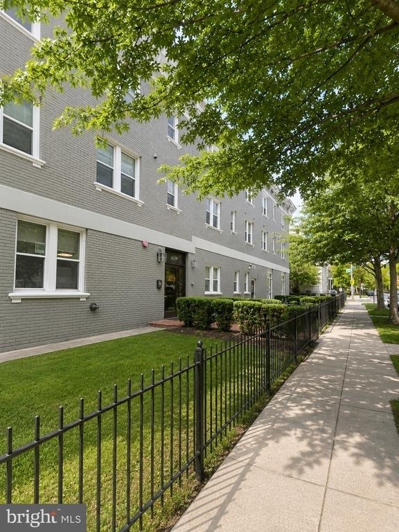 1352 Longfellow Street Nw - Photo 3