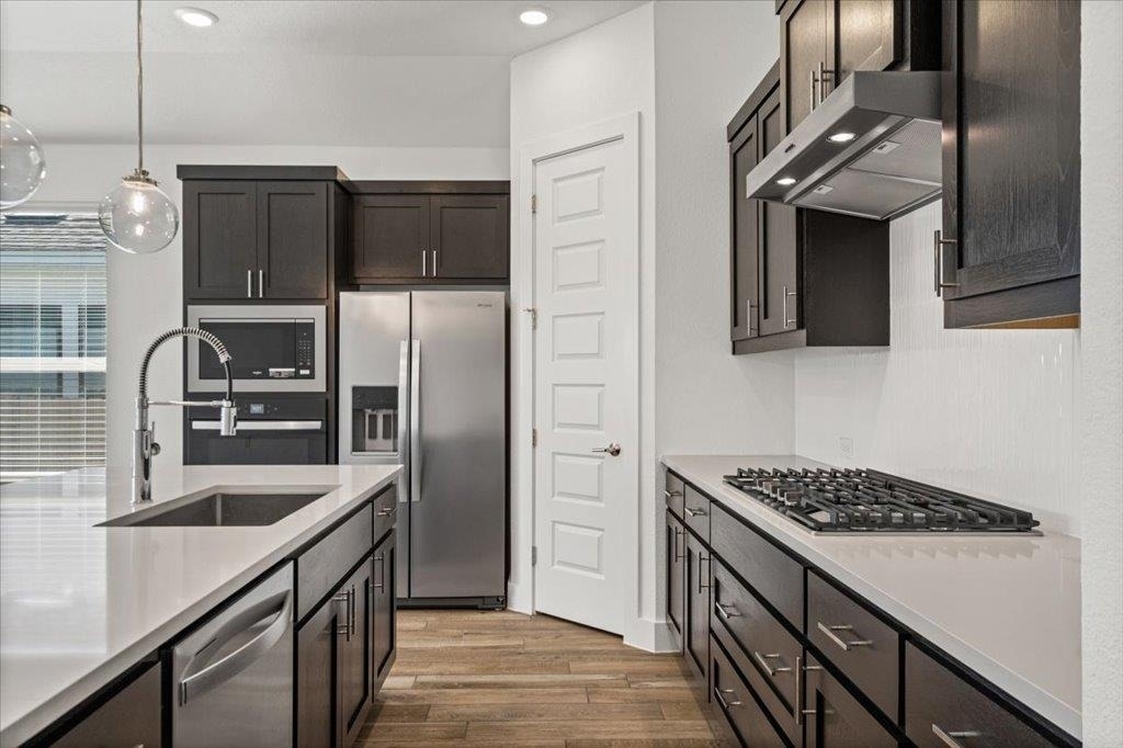 9704 Boathouse Dr - Photo 4