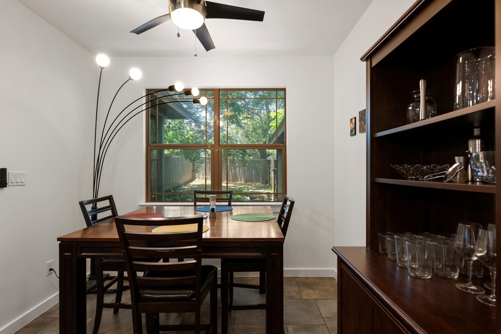 2208 Schriber St - Photo 14