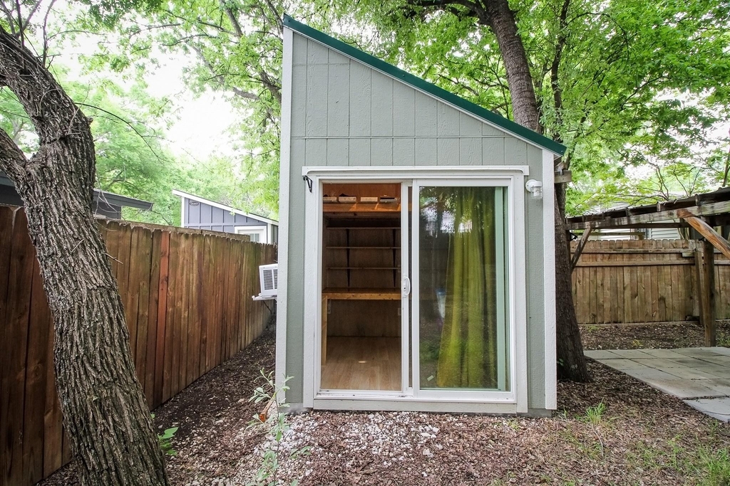 5411 Hudson St - Photo 21