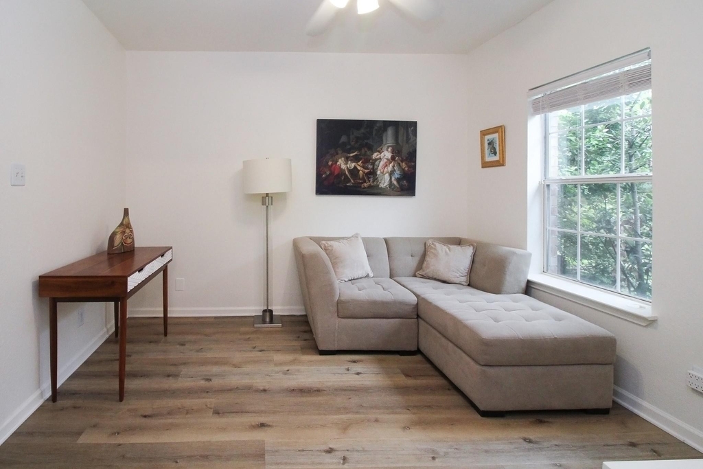 5411 Hudson St - Photo 8