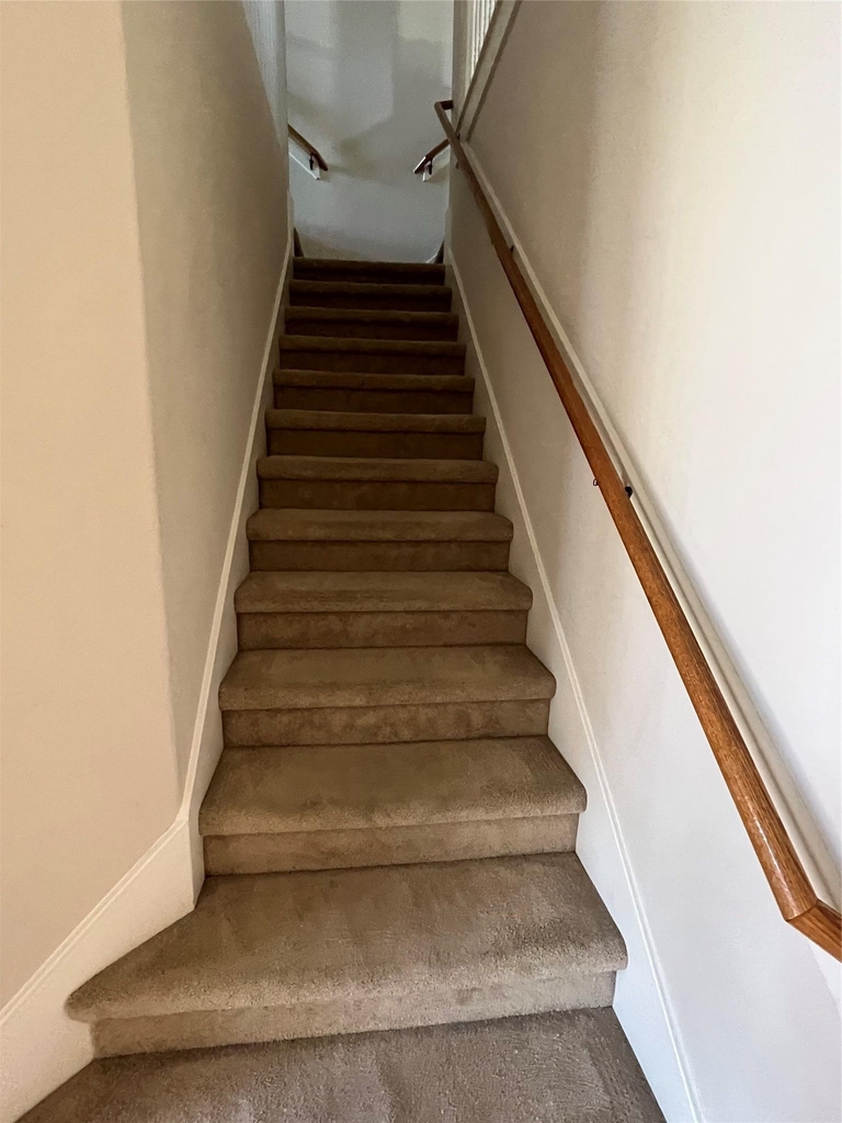 2443 Salorn Way - Photo 16