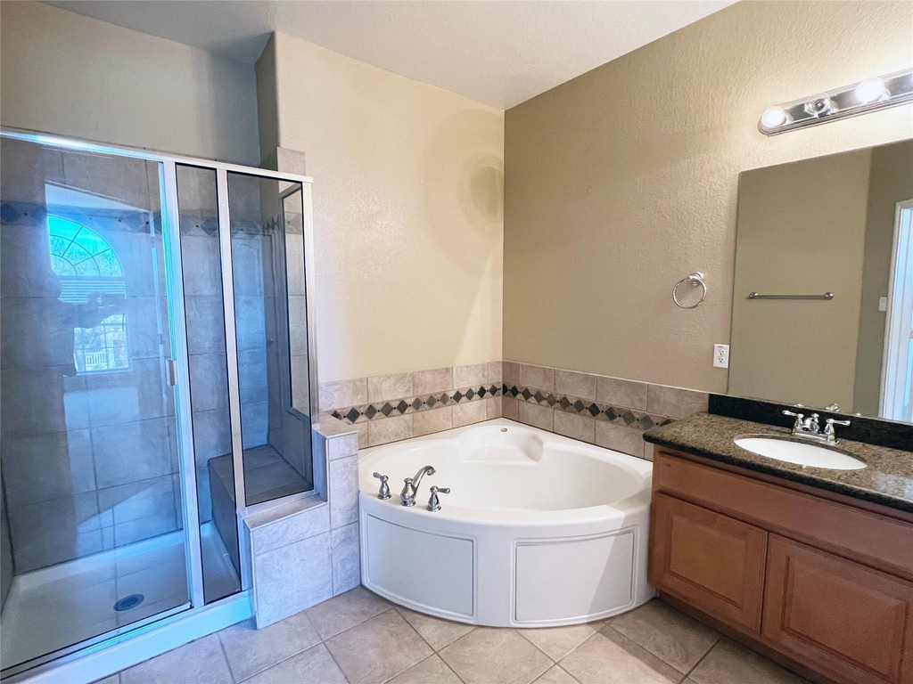 2443 Salorn Way - Photo 19