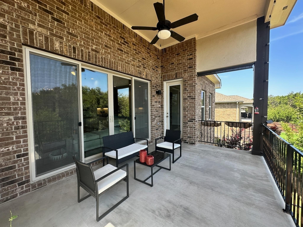 240 Brentwood Dr - Photo 4