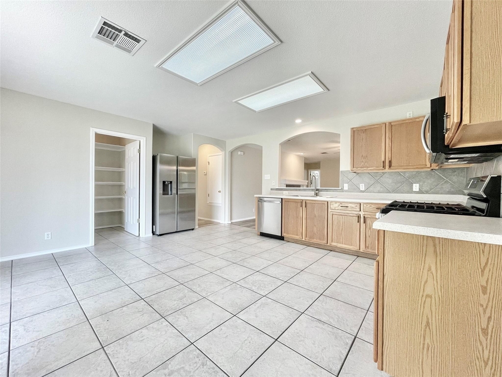 1909 Horizon Park Blvd - Photo 4