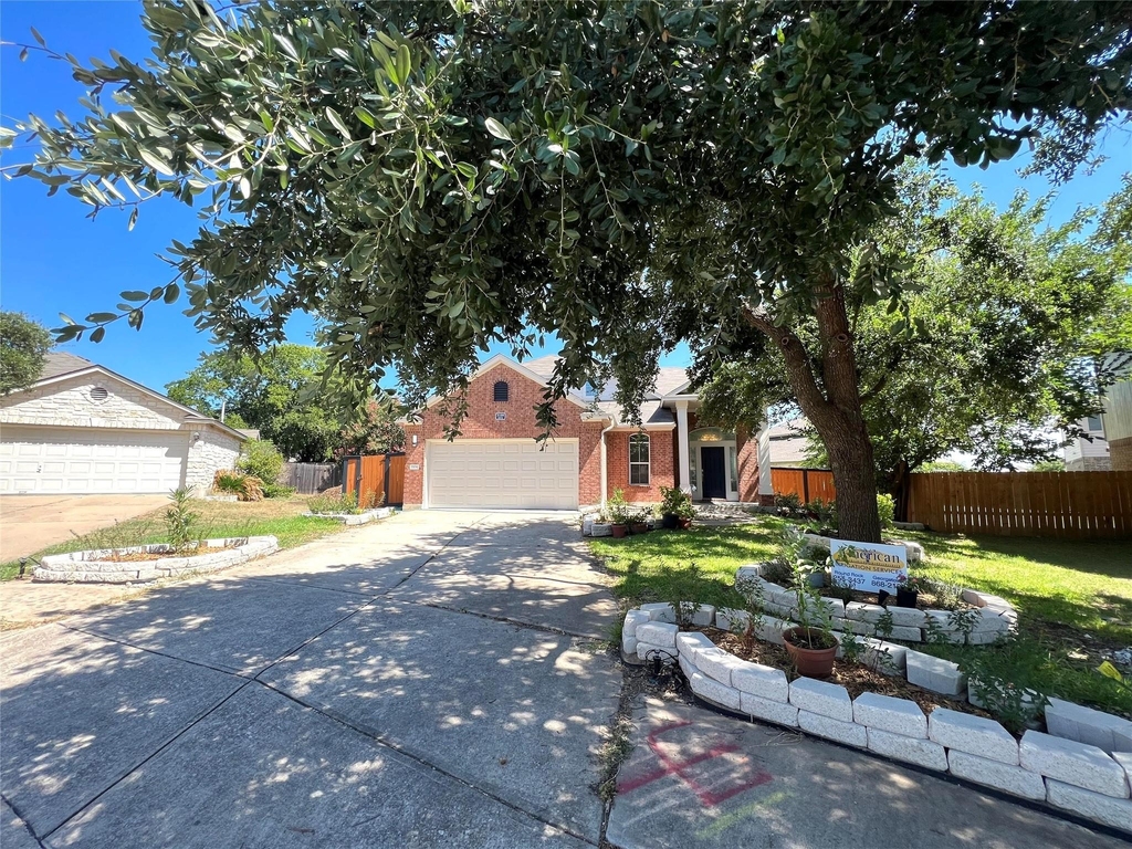 2106 Huxley Ln - Photo 1