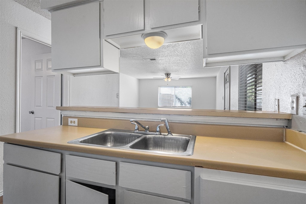 5501 Spring Meadow Rd - Photo 1
