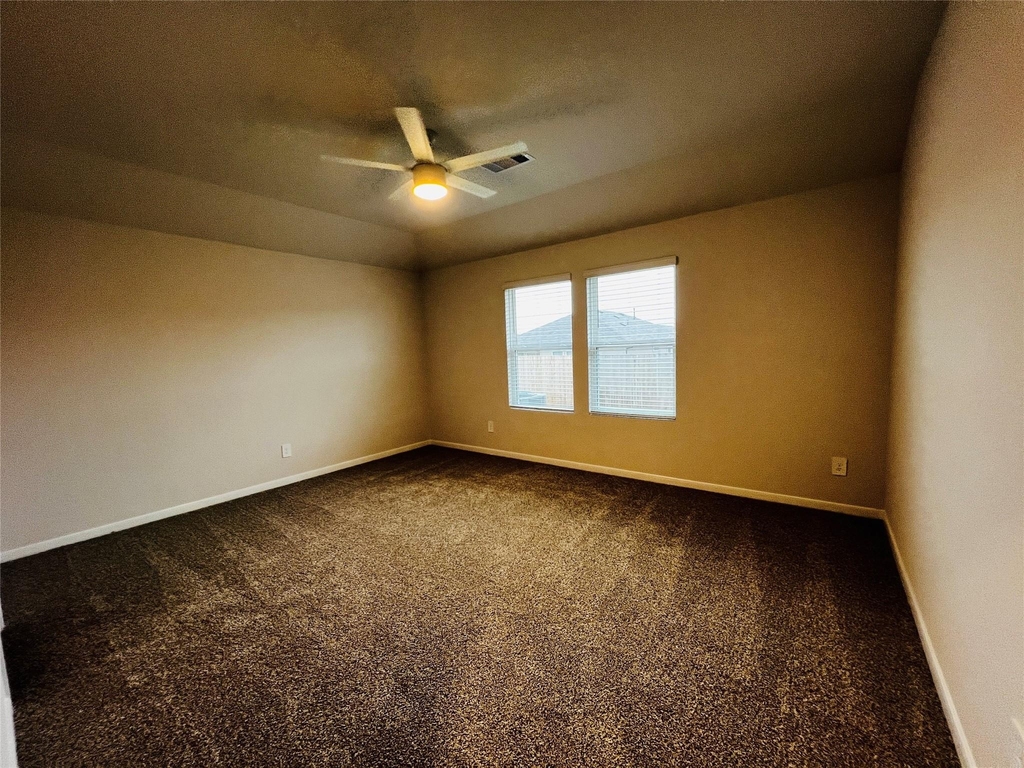 315 Darwin Pl - Photo 5