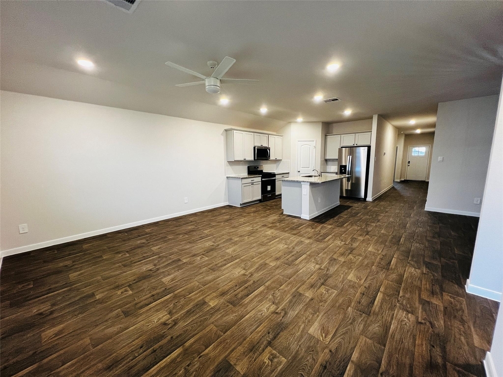 315 Darwin Pl - Photo 1