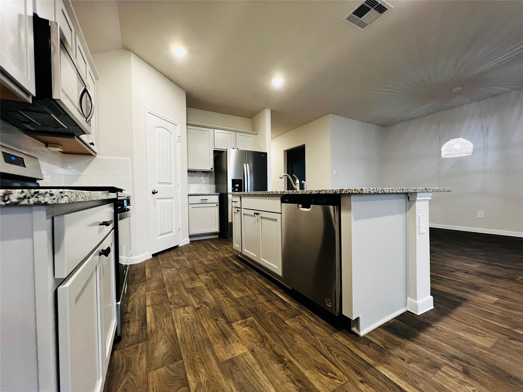 315 Darwin Pl - Photo 4