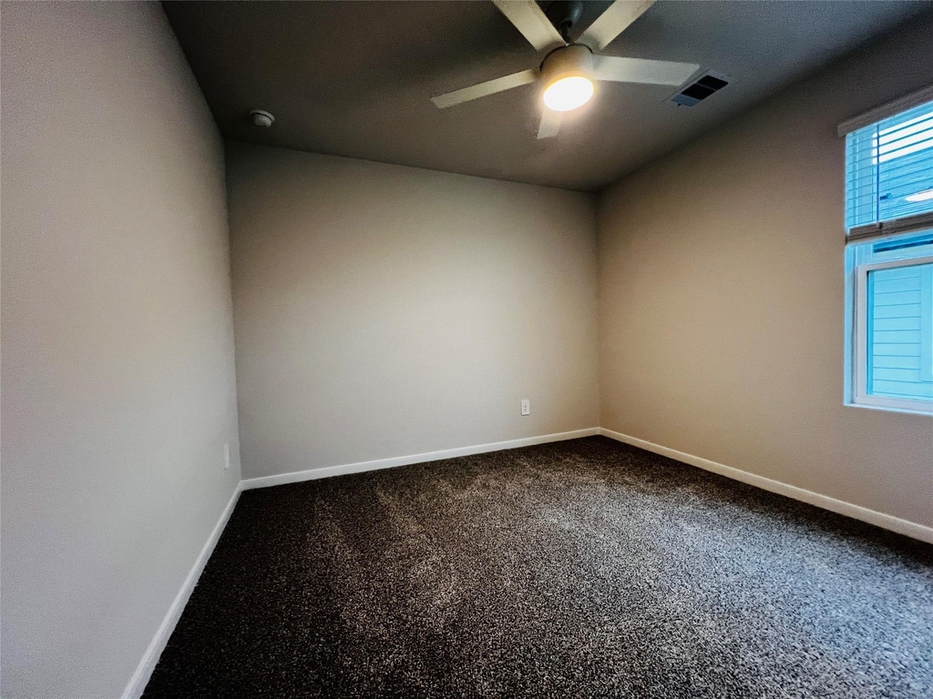 315 Darwin Pl - Photo 9