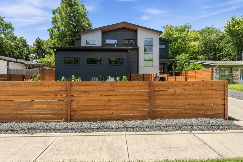 4801 Munson St - Photo 2