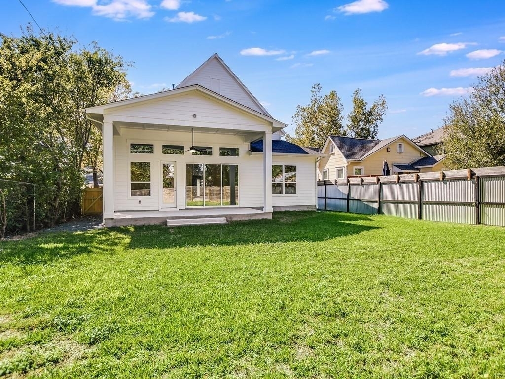 402 Zennia St - Photo 21