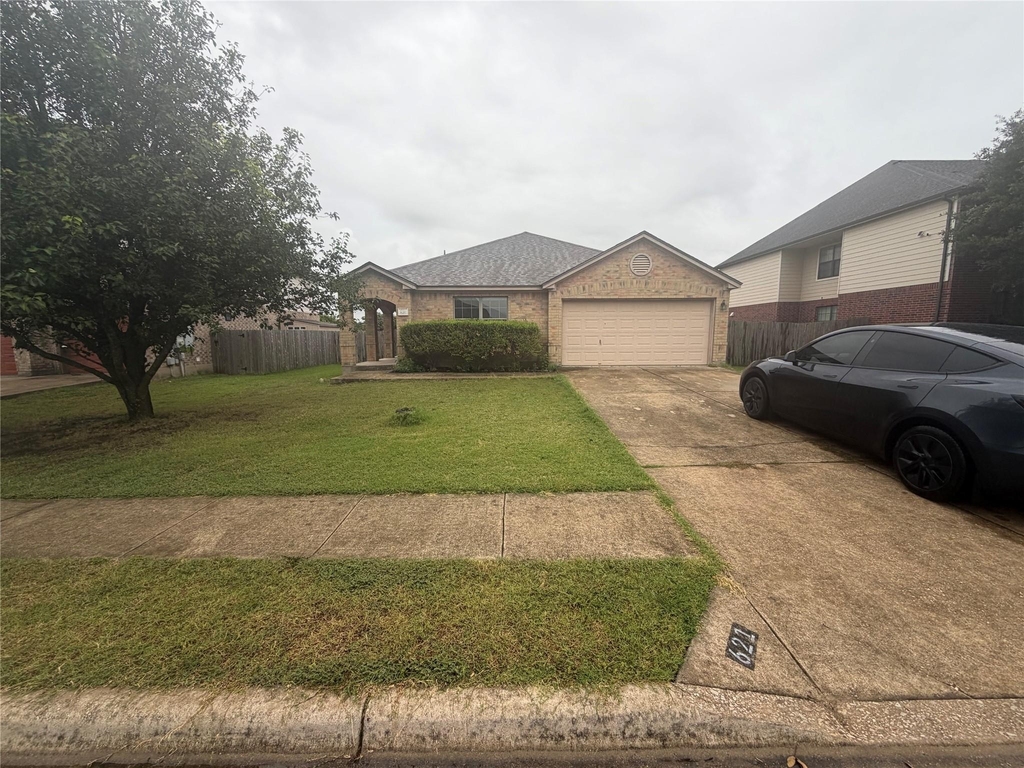 621 Dark Tree Ln - Photo 0