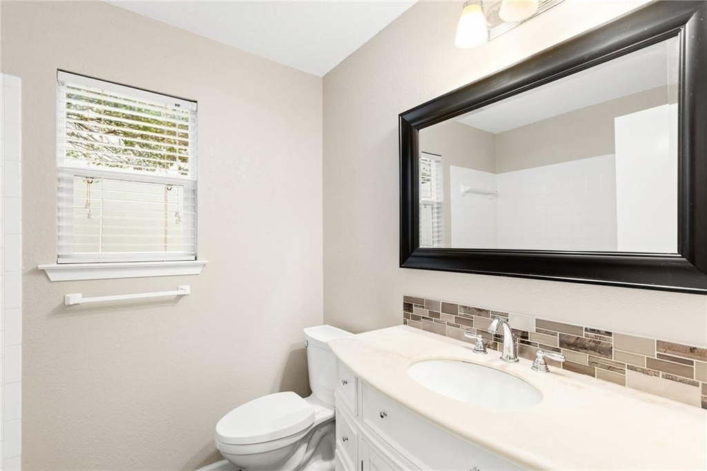 9708 Moorberry St - Photo 18