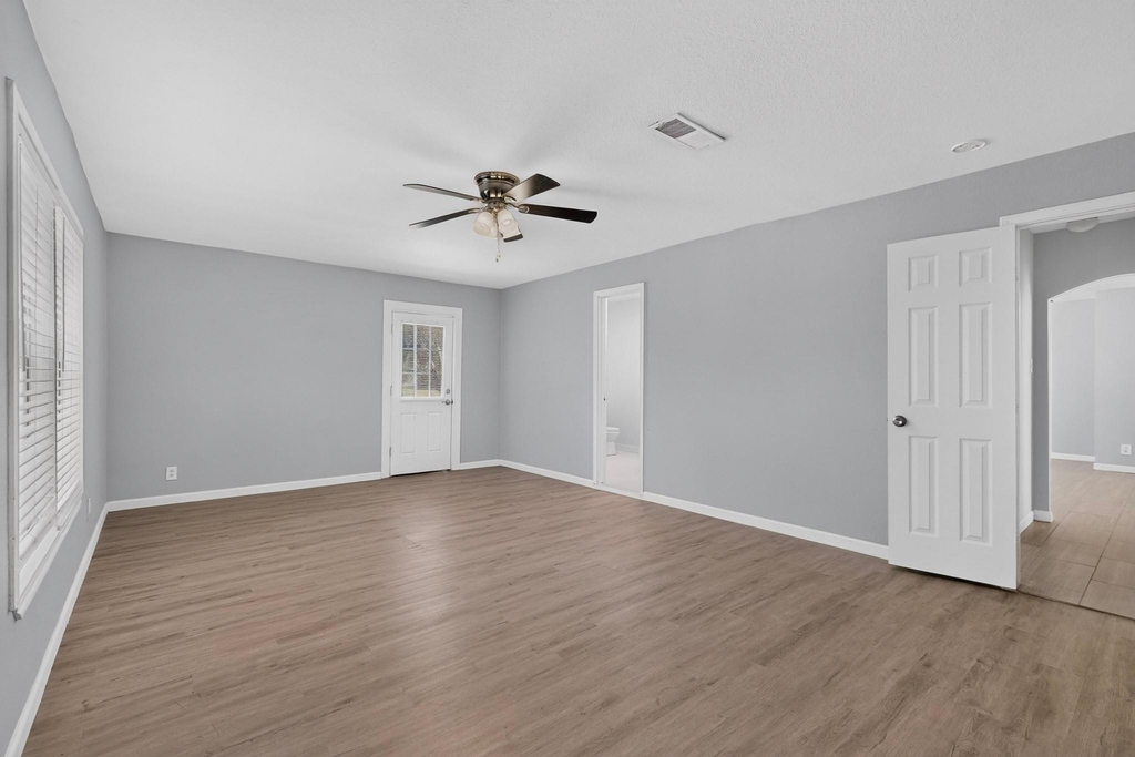 2307 Galway St - Photo 21
