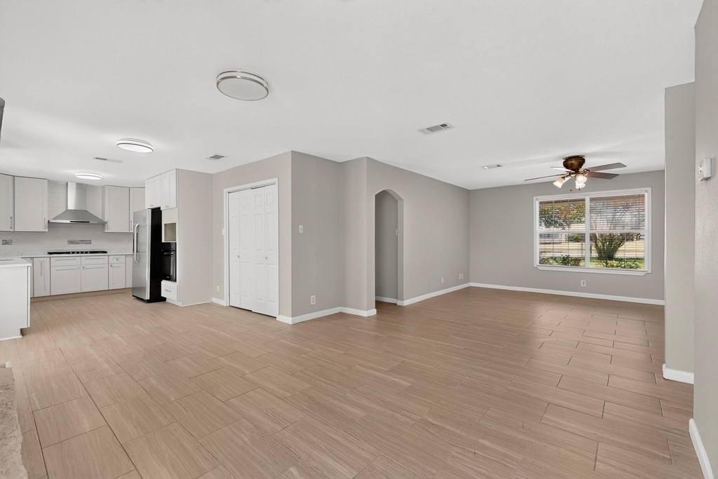 2307 Galway St - Photo 8