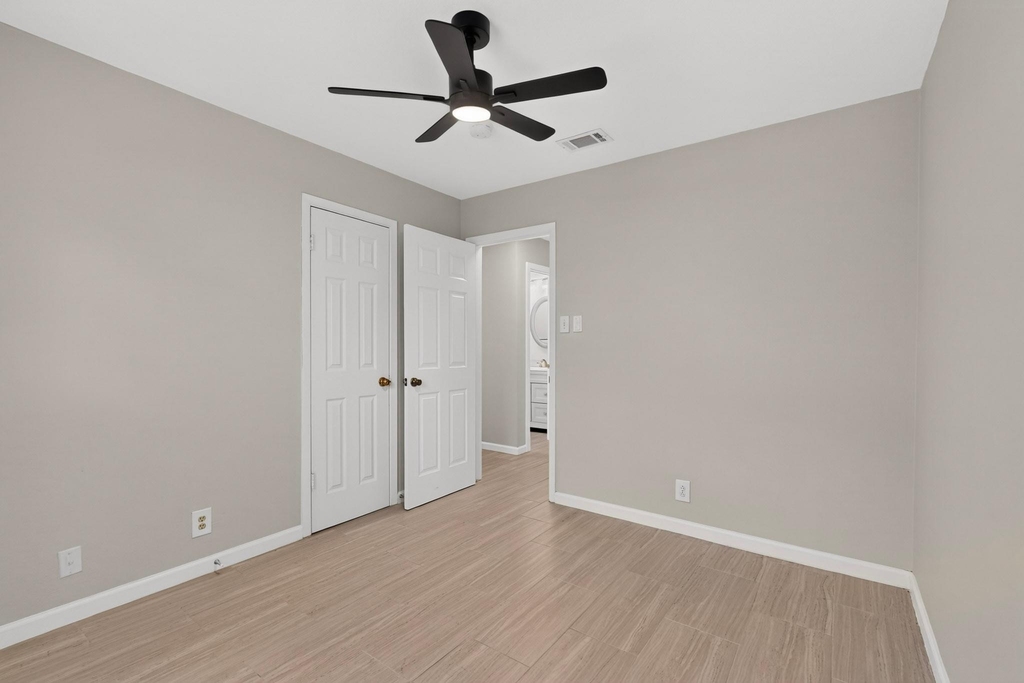 2307 Galway St - Photo 32