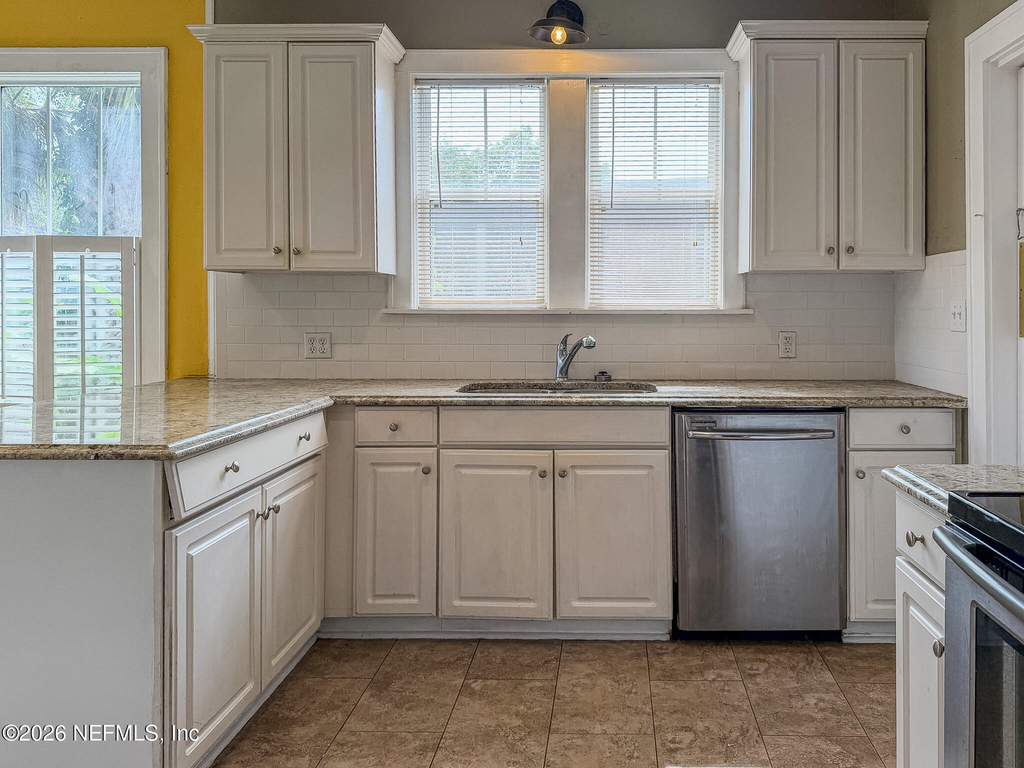 1031 Inwood Terrace - Photo 7