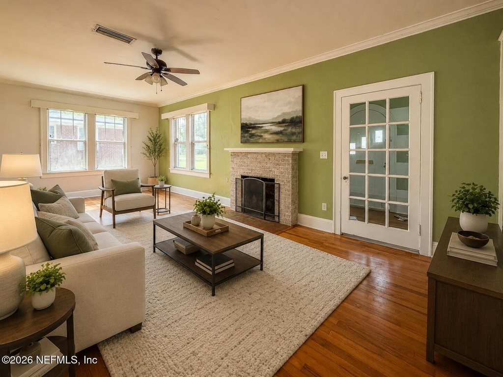 1031 Inwood Terrace - Photo 2