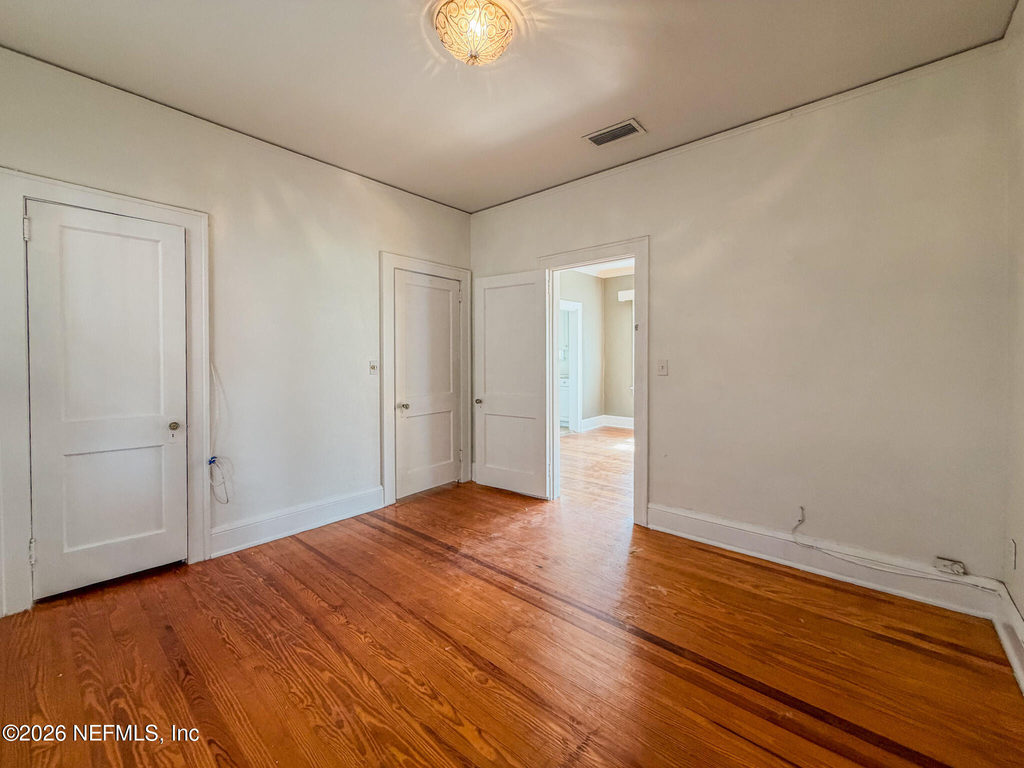 1031 Inwood Terrace - Photo 8