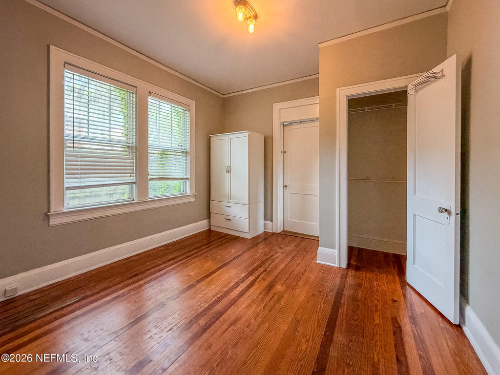 1031 Inwood Terrace - Photo 9