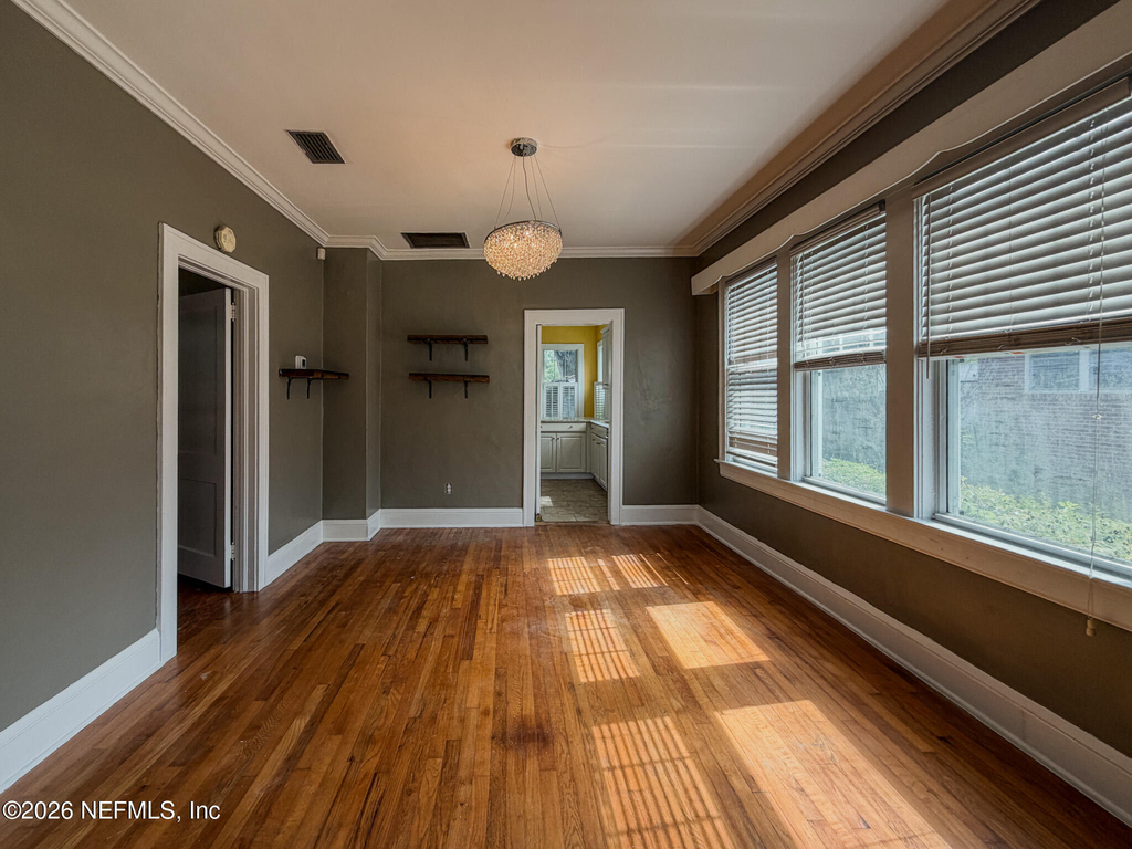1031 Inwood Terrace - Photo 13