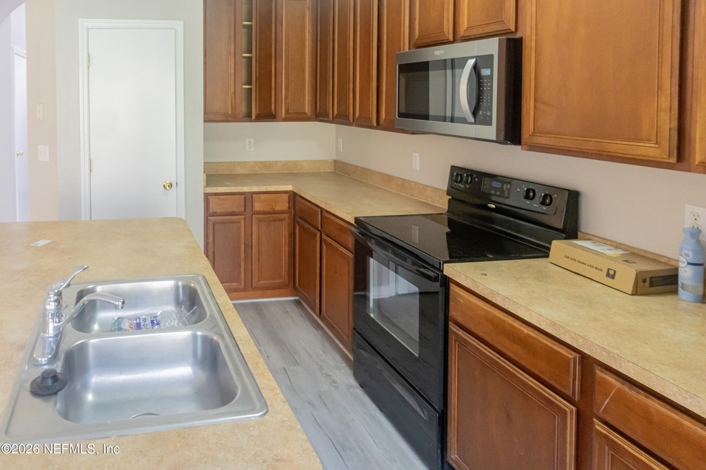 258 Beech Brook Street - Photo 2