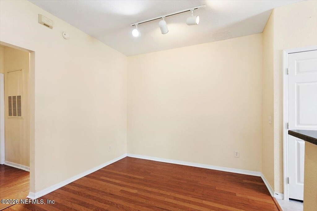 13703 Richmond Park Drive N - Photo 3
