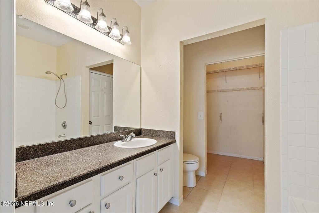 13703 Richmond Park Drive N - Photo 9