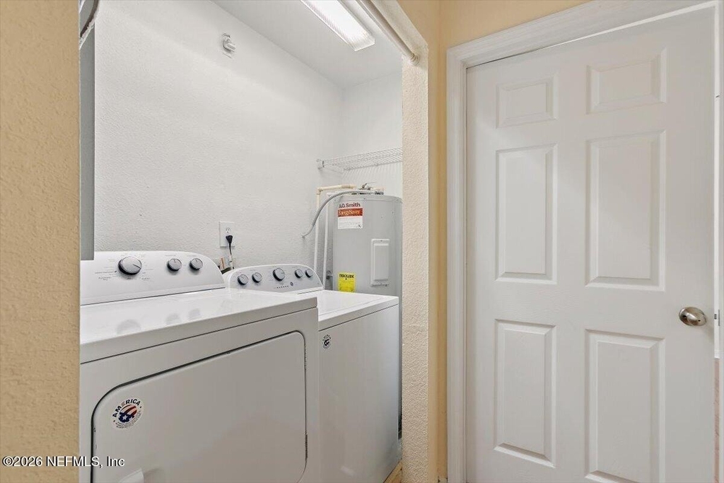 13703 Richmond Park Drive N - Photo 13