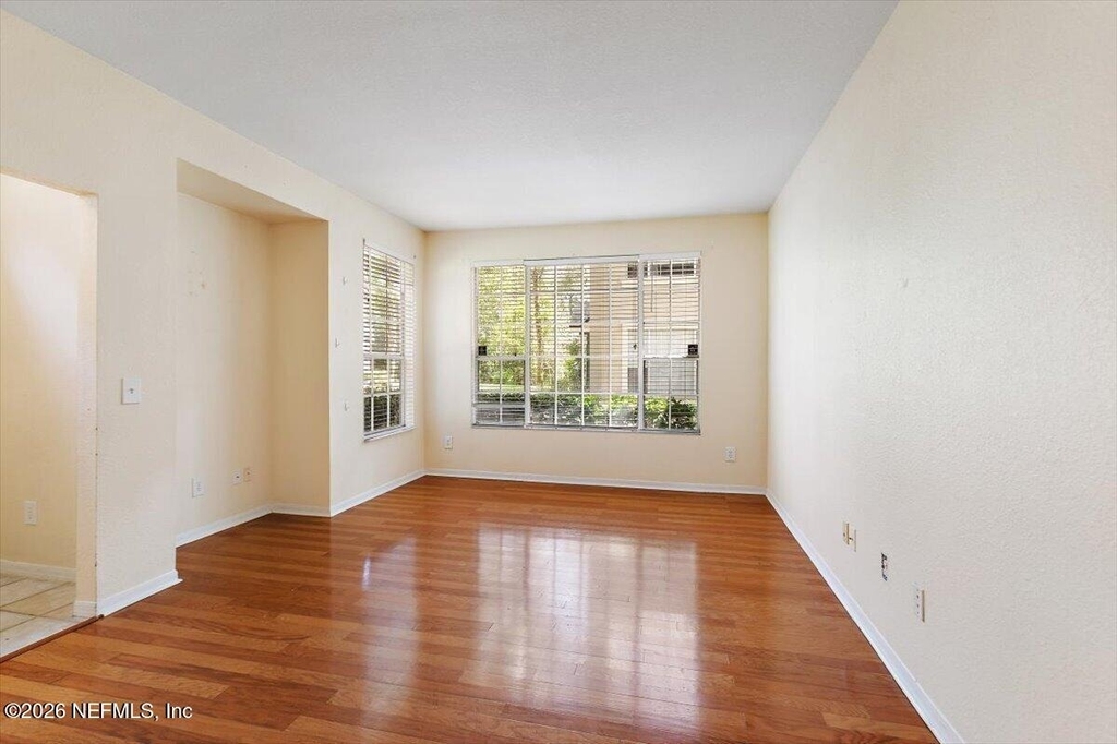 13703 Richmond Park Drive N - Photo 1
