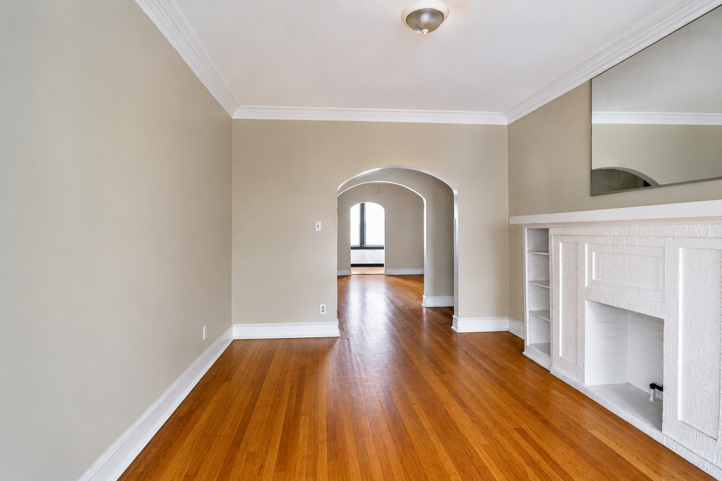 1528 E 74th Place - Photo 4