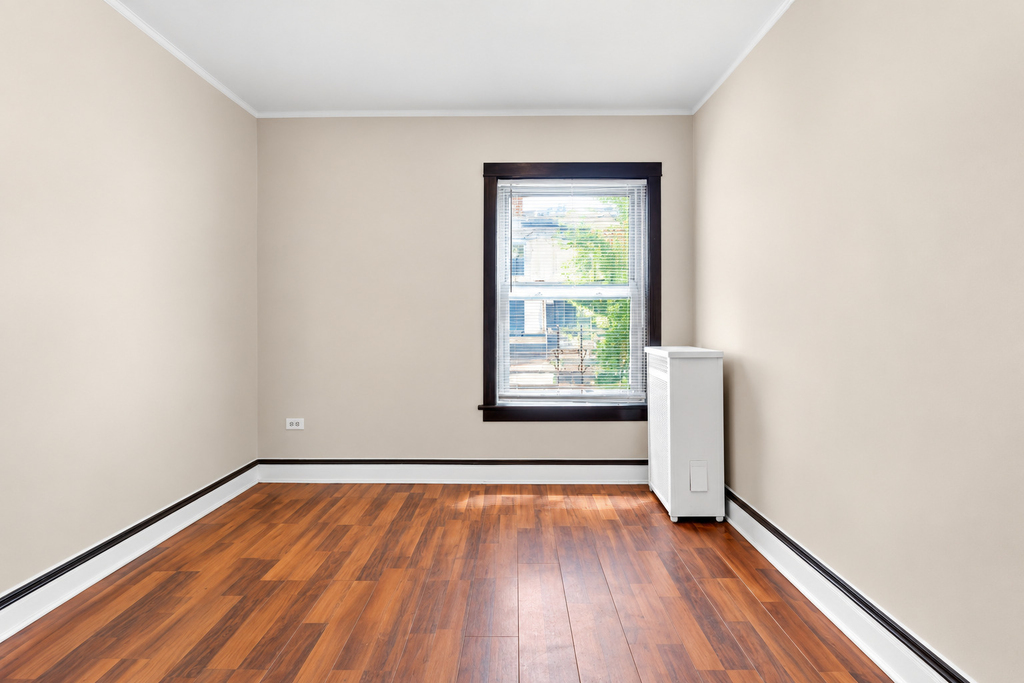 1528 E 74th Place - Photo 10