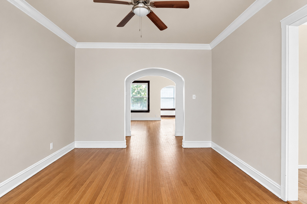1528 E 74th Place - Photo 8