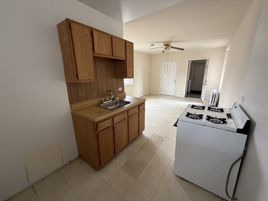 5017 W Cermak Road - Photo 2