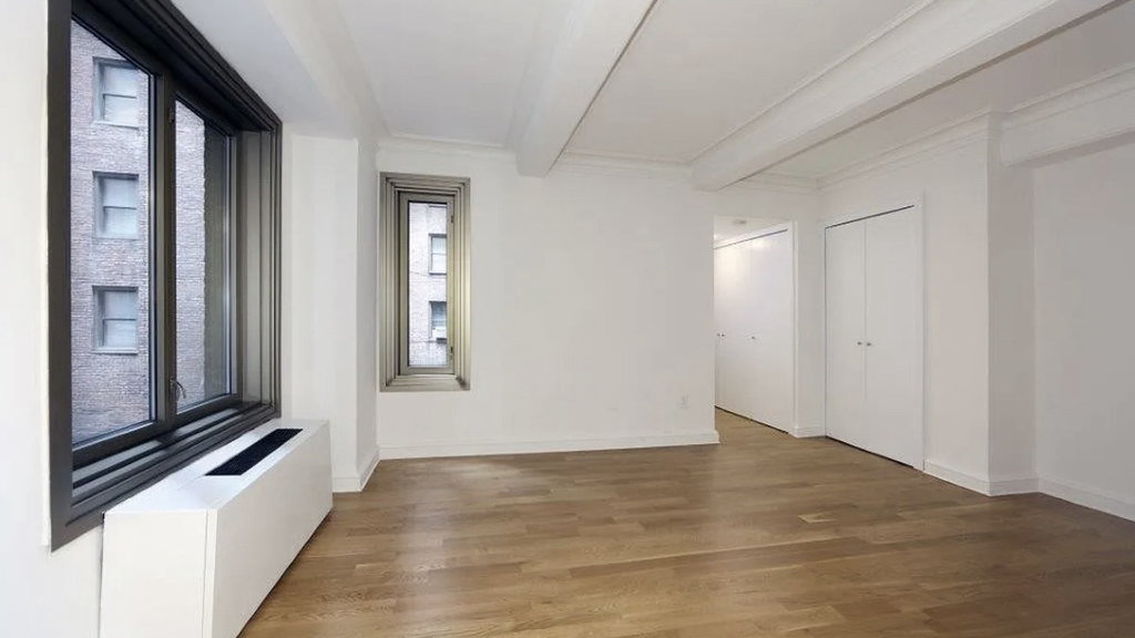 101 West 55th Street - Photo 1