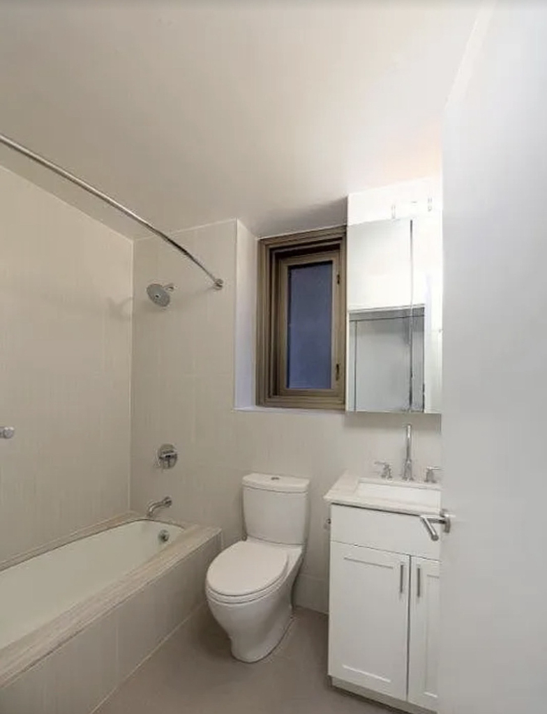 101 West 55th Street - Photo 3