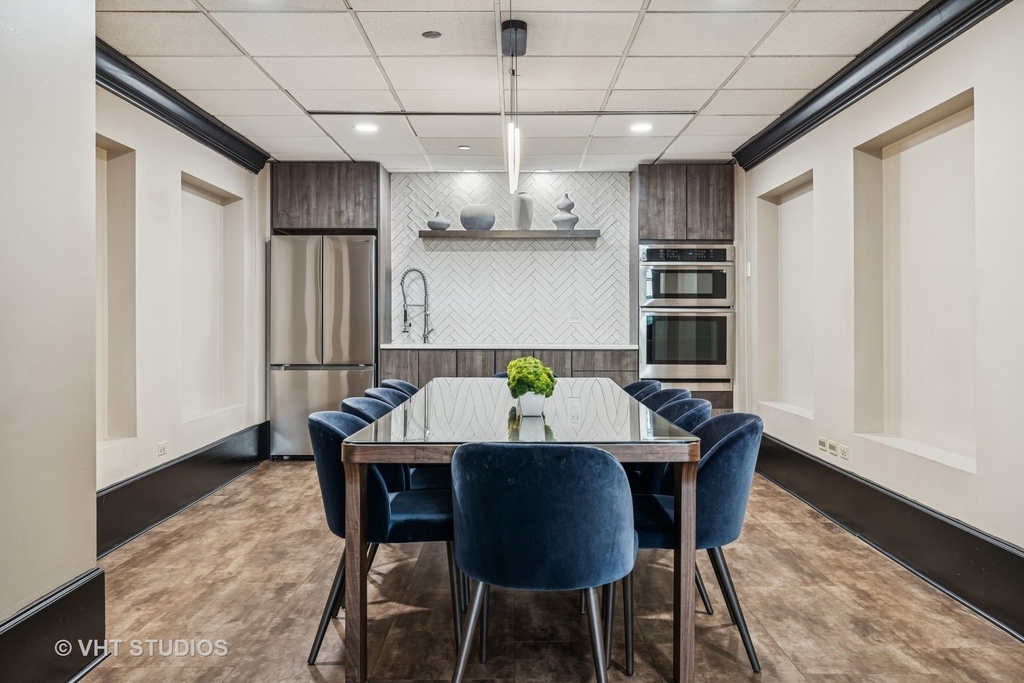 10 E Ontario Street - Photo 16