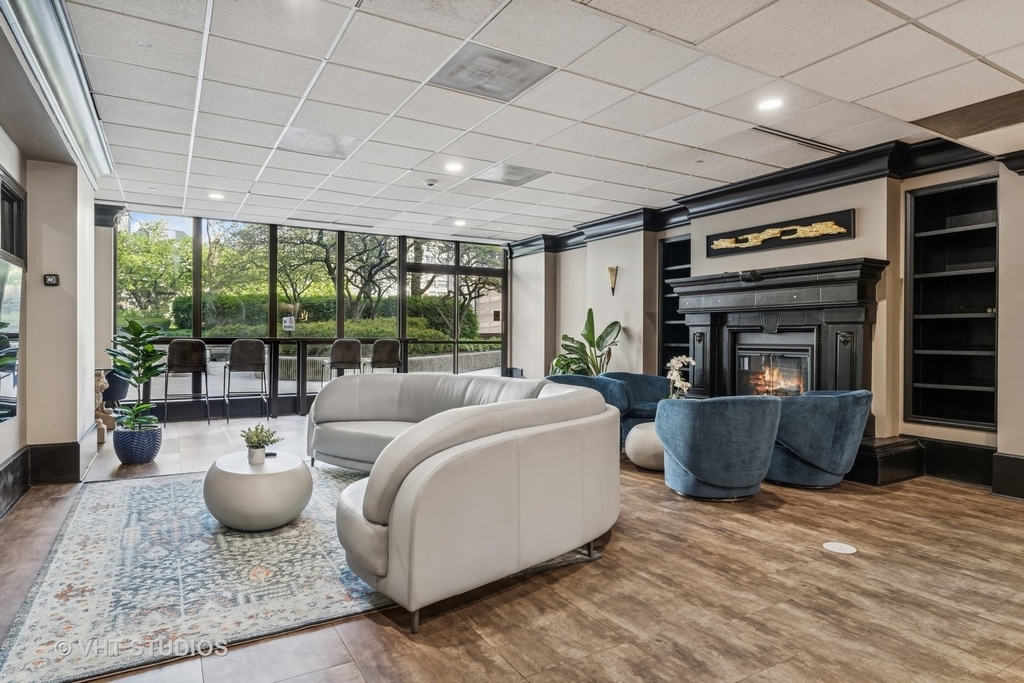10 E Ontario Street - Photo 17