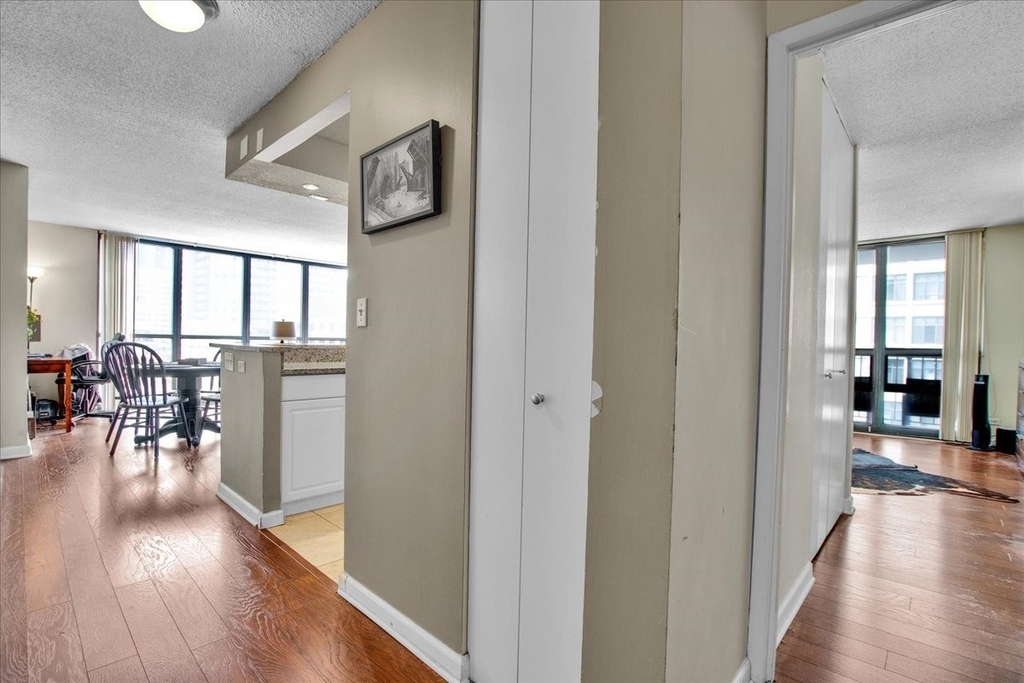 10 E Ontario Street - Photo 8