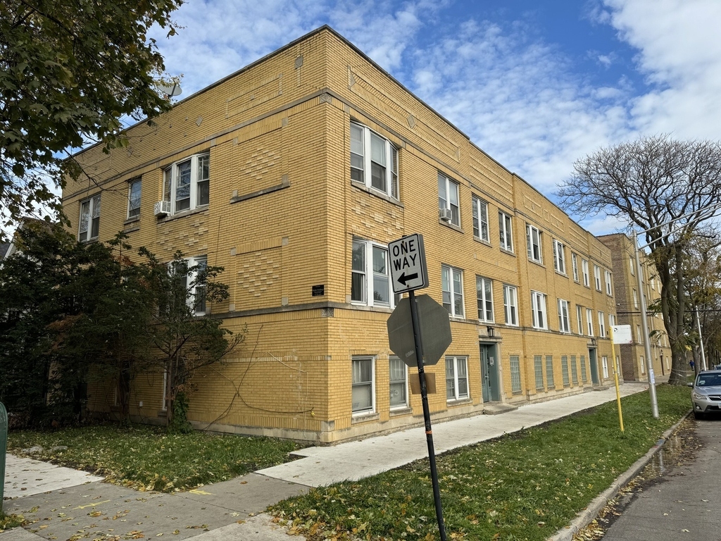 4644 W Palmer Street - Photo 0