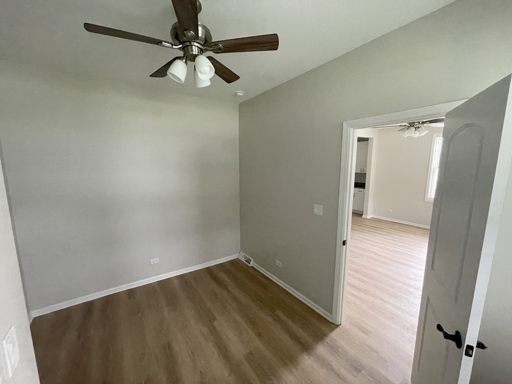 8370 Archer Avenue - Photo 5
